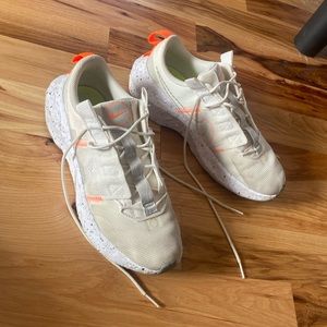 Women’s nike tennis shoes